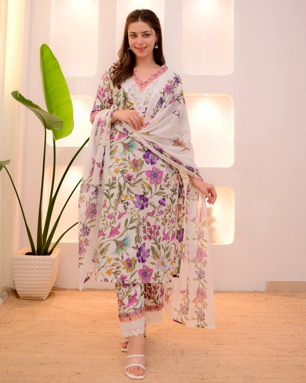 MISHNEE FASHION Floral Print Kurta, Trouser/Pant & Dupatta Set