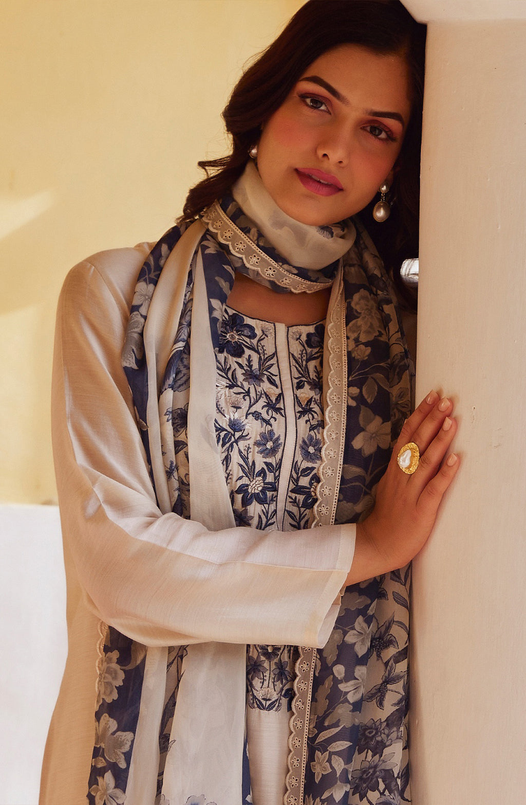 MISHNEE FASHION Women Viscose Rayon Kurti Pant Dupatta Set