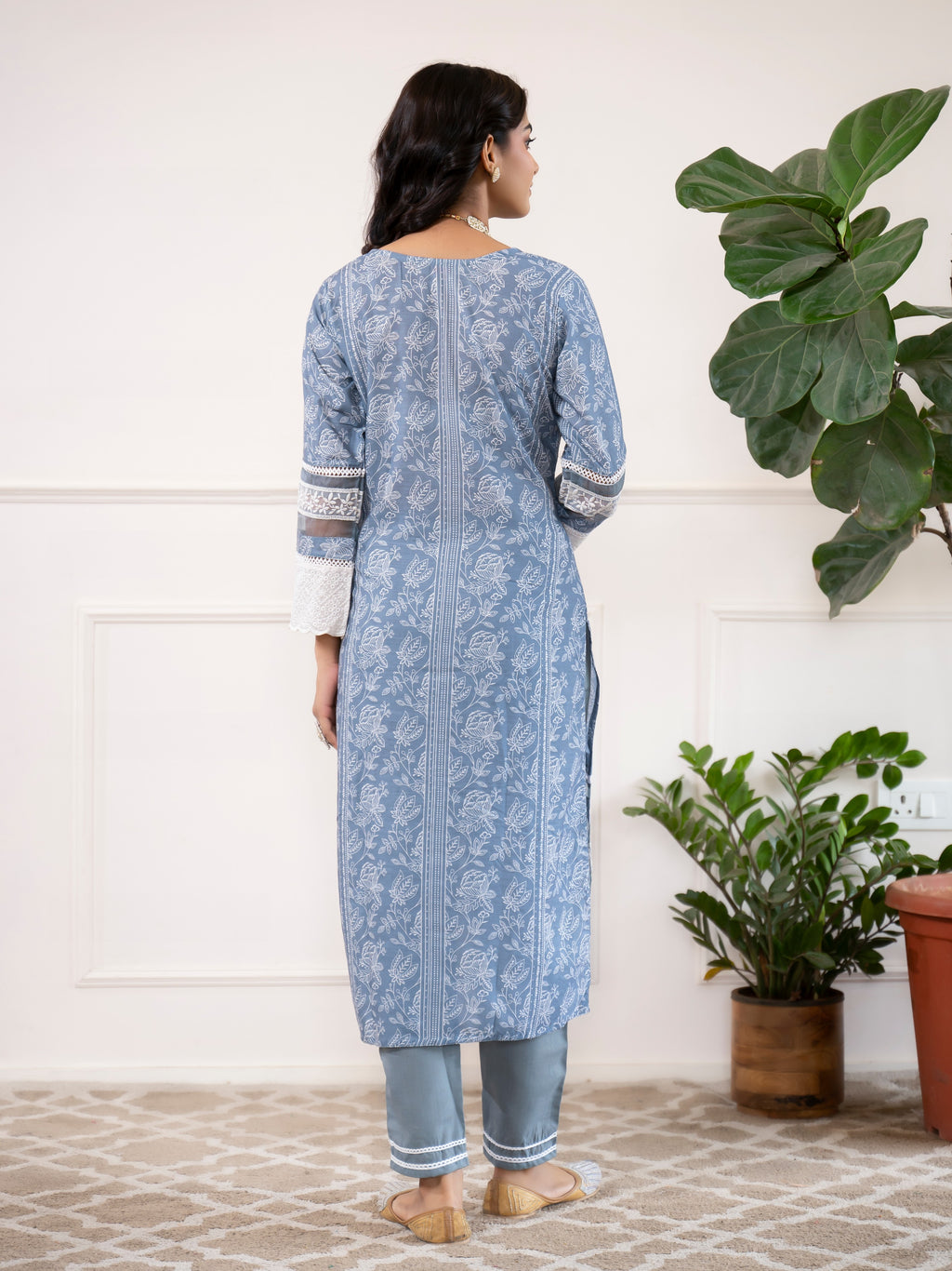 MISHNEE FASHION Printed, Self Design Kurta, Trouser/Pant & Dupatta Set