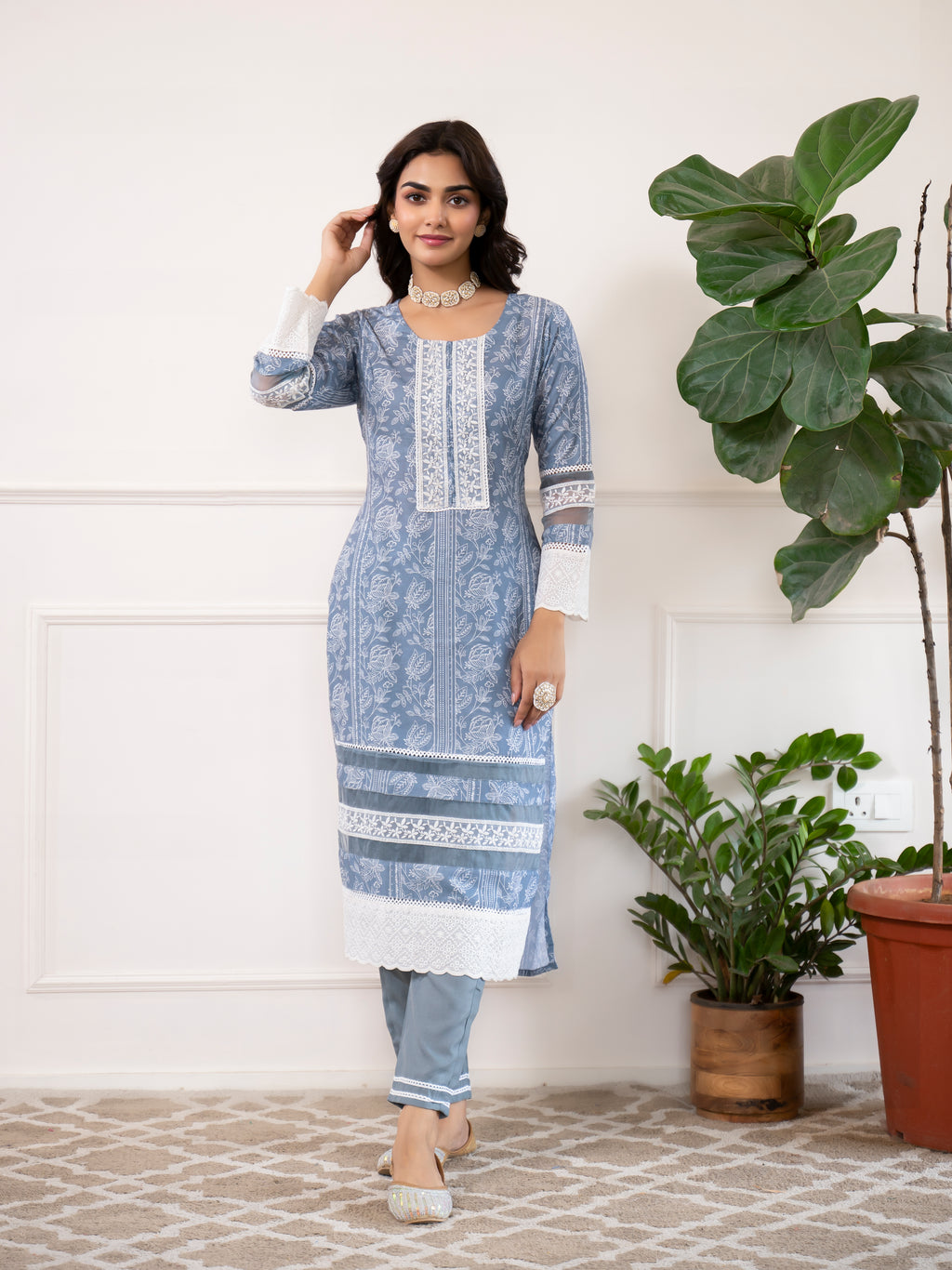 MISHNEE FASHION Printed, Self Design Kurta, Trouser/Pant & Dupatta Set