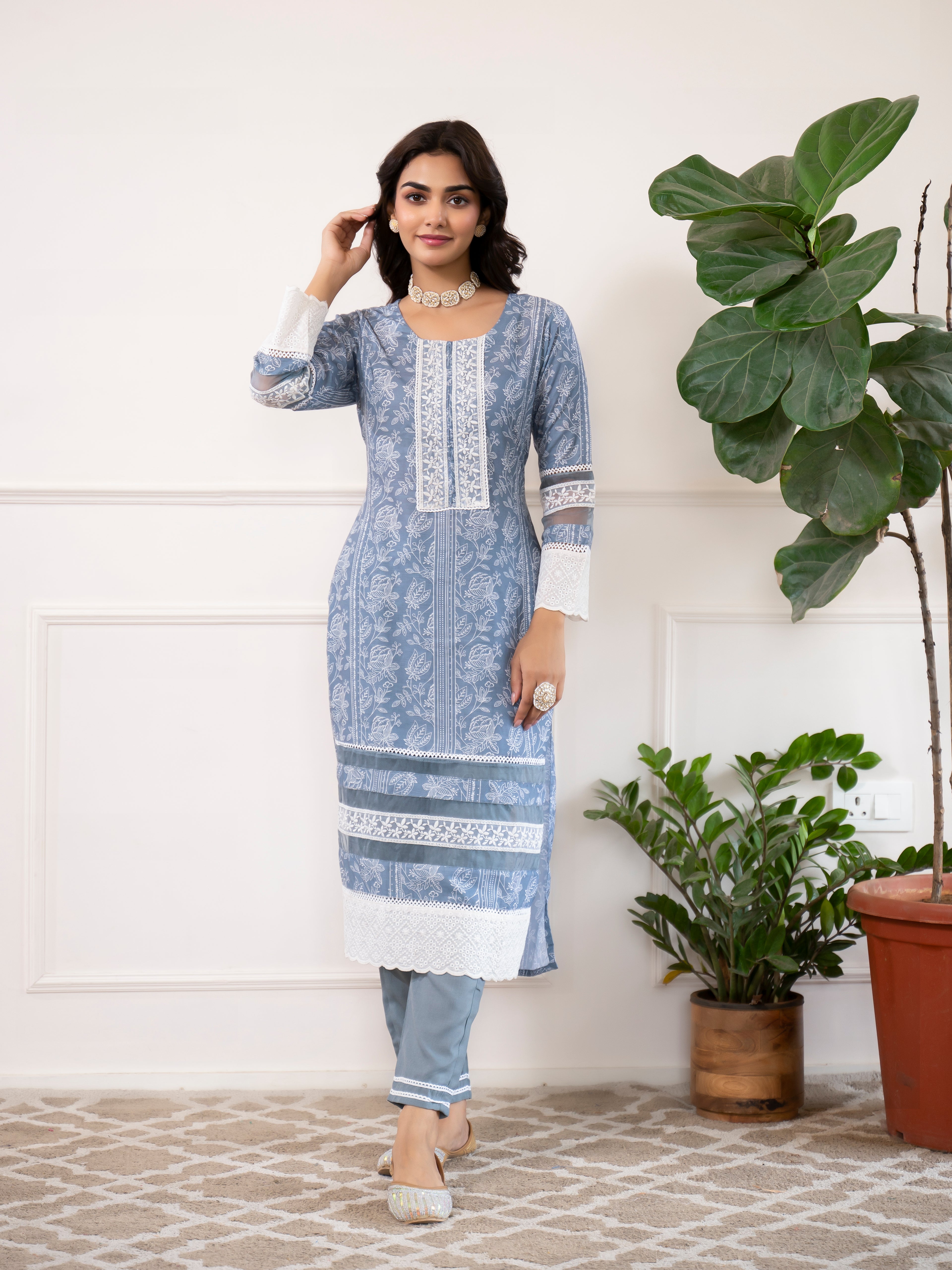 MISHNEE FASHION Printed, Self Design Kurta, Trouser/Pant & Dupatta Set